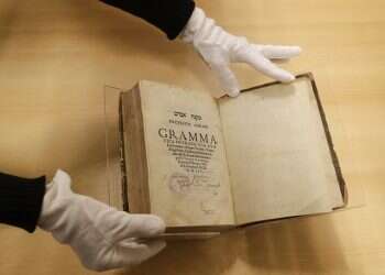 Hebrew grammar book from 16th century returns to Prague