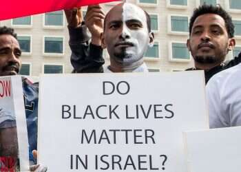 Poll: 66% of Israeli Jews approve of government policy to deport Africans