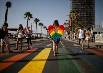 Record 250,000 brave steamy heat for Tel Aviv Gay Pride