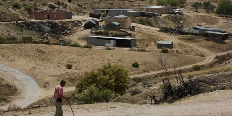 No more than one wife: Israel looks to tackle Bedouin polygamy