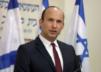 Bennett confident he can take votes from Gantz, Lapid