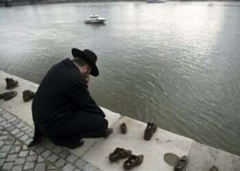 Hungarian Jews split about Danube search for Holocaust victims