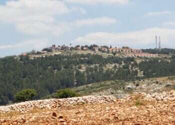 Shooting toward Israeli hikers in Samaria; suspects arrested, one injured by IDF fire