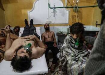 France says signs of Syria chemical attack, but still needs to confirm reports