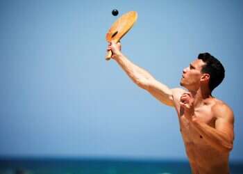 If it's Israeli independence day, it must be paddle ball