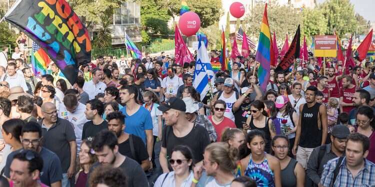 Jerusalem gay pride parade draws revelers, police – www.israelhayom.com