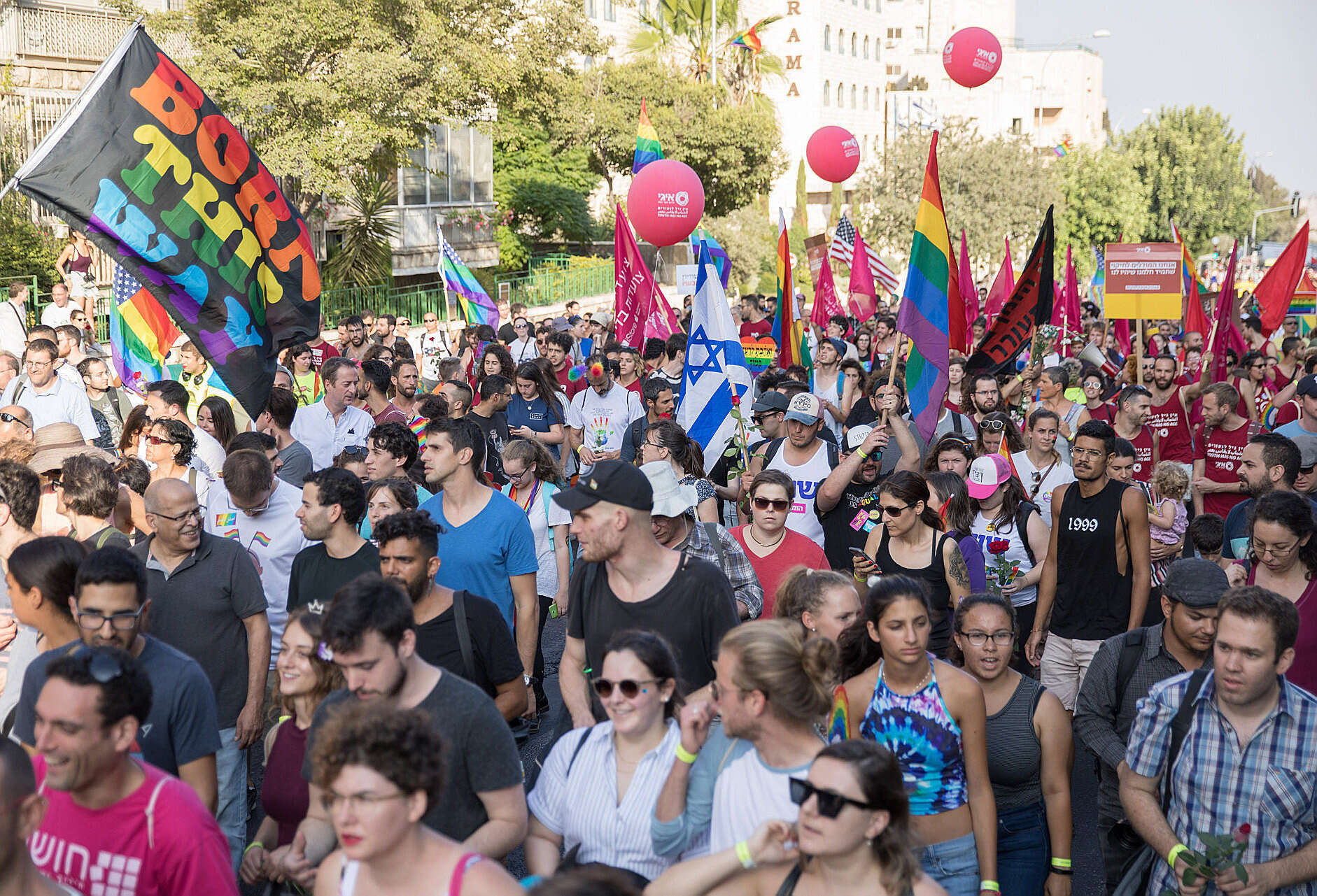 Jerusalem gay pride parade draws revelers, police – www.israelhayom.com