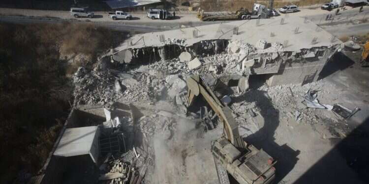 Israeli Crews Demolish Palestinian Homes In East Jerusalem – Www ...