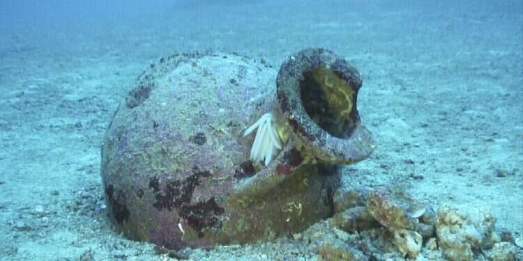 22 ancient amphoras found off Albanian coast