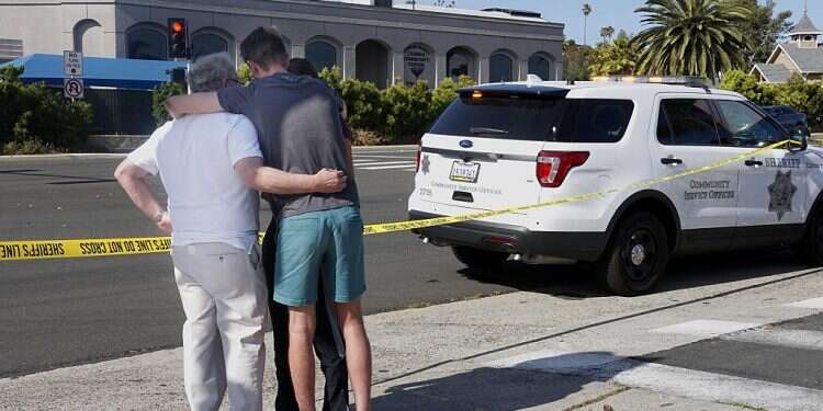 Haredi man shot outside Miami synagogue in possible hate crime