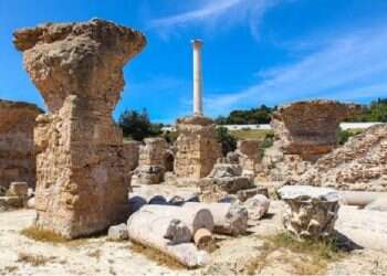 Battle of Carthage: Tunisia demolishes homes to protect ancient site