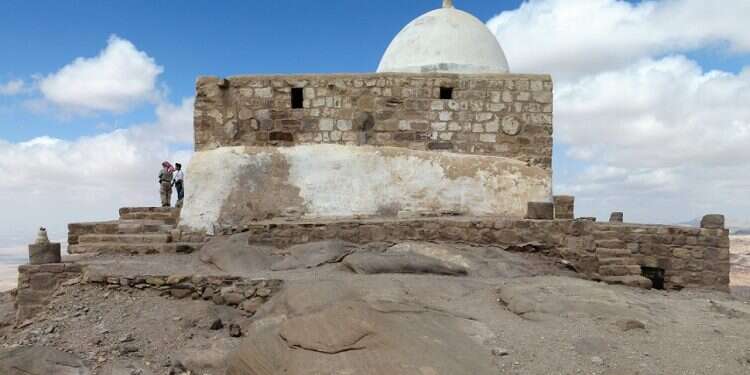 Jordan bars Jewish worshippers from Aaron's Tomb