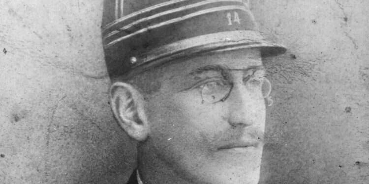 120 years after trial, Alfred Dreyfus may be promoted to general
