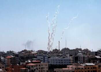 Hamas threatens to rain 'hundreds of rockets' on Israel at a time