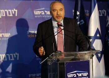 Lieberman calls on PM to show flexibility in talks with Blue and White