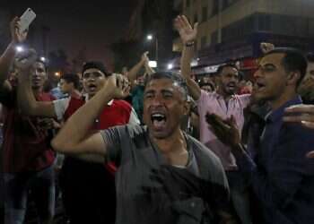 Egyptian authorities round up hundreds in anti-regime protests