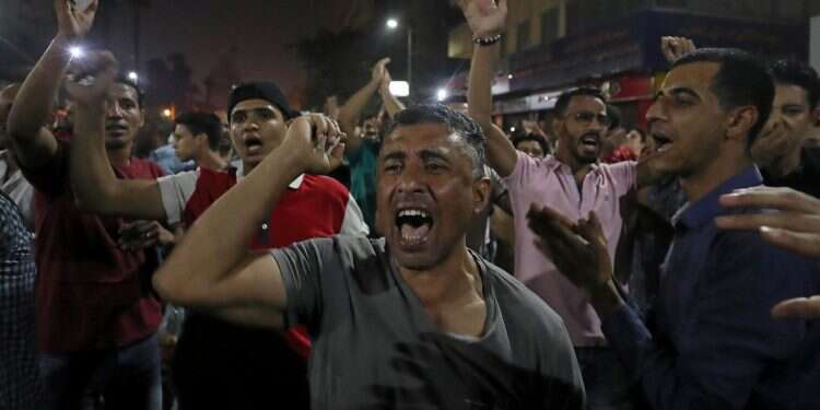 Egyptian authorities round up hundreds in anti-regime protests