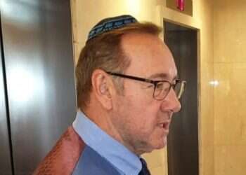 Kevin Spacey shows up in Israel, wearing a kippah