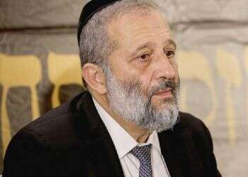 Shas leader Deri calls on Blue and White to join unity government