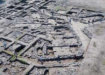 Thousands of teens help excavate Bronze Age 'megalopolis' in northern Israel