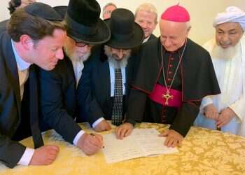 Jewish, Christian, Muslim leaders sign historic document against 'mercy killing'