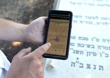 Israeli app helps people navigate cemeteries to find graves