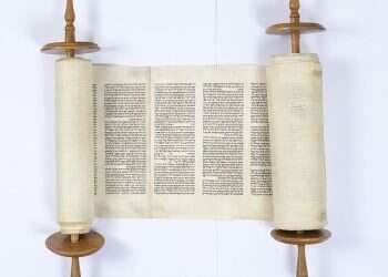 Yad Vashem receives Torah scroll saved during Kristallnacht