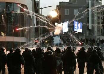 Hourslong clashes between police, protesters engulf Beirut