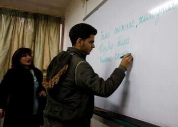 Thousands of young Syrians opt to learn Russian at school