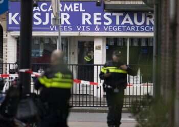 Fake bomb placed at entrance to Israeli restaurant in Amsterdam