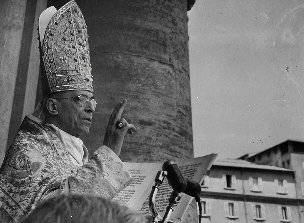 Vatican opens archives of Pope Pius XII, who remained silent during ...