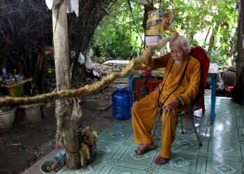 80 years without a haircut