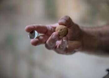 2-shekel weight from First Temple era appears in archaeological debris