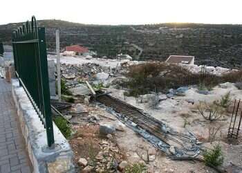 Will government implement plan to regulate both Israeli and Palestinian land in Area C?