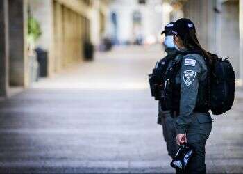 Lockdown policy tantamount to 'madness', Israeli scientists say