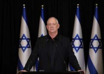 'This is an emergency': Gantz presses left-wing bloc to unite against Netanyahu