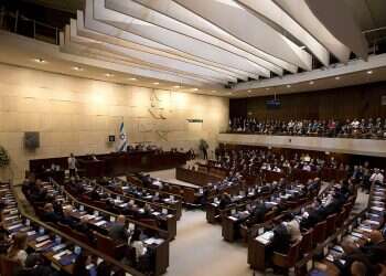 Gov't approves law allowing localities to receive information on unvaccinated Israelis