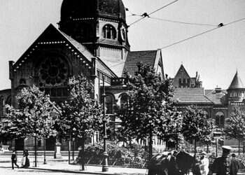 Left-wing activists work to stop reconstruction of Hamburg synagogue