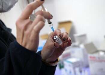 Health Ministry allows HMOs to vaccinate recovered COVID patients