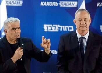 Gantz accuses Lapid of spreading 'fake news'