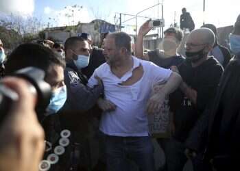 Police injure MK during clashes with protesters in Jerusalem