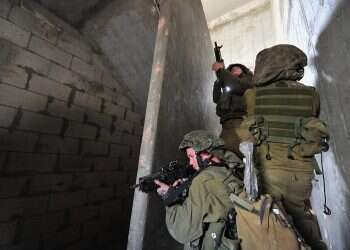 Haredi paratroopers drill home raid in Yiddish