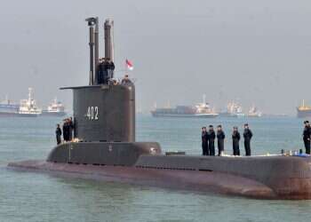 Time running out for missing Indonesian submarine as US joins search