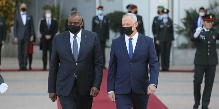 Gantz: Israel will work with US on Iran