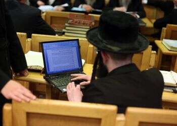 Haredi Facebook users demand 'Shabbat-observant' profiles