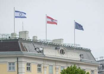 Amid Gaza violence, Israeli flag raised over chancellery in Vienna