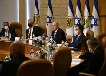 Netanyahu says Israel rejects pressure on Jerusalem, warns terrorists not to escalate