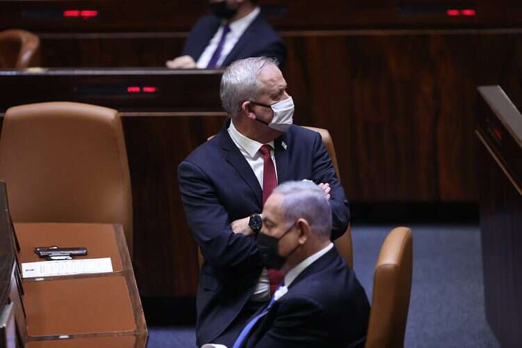 Prime Minister Benjamin Netanyahu and Blue and White leader Benny Gantz in the Knesset, April 6, 2021