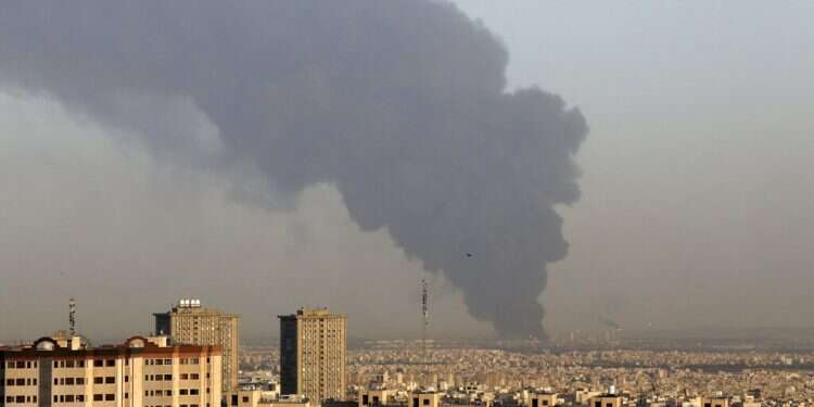 Massive fire breaks out at Tehran oil refinery