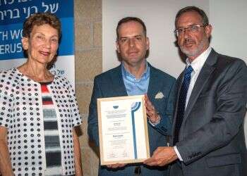 Israel Hayom reporter Dan Lavie awarded prestigious B'nai B'rith prize